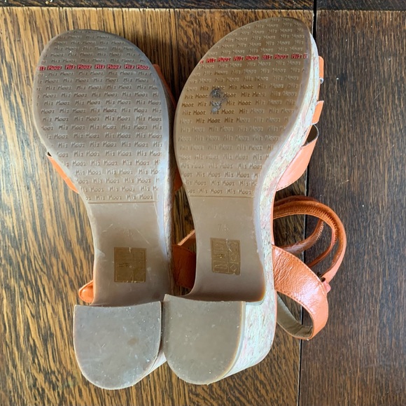 🎃 Miz Mooz Platform Leather Sandals Sz 7.5 - Picture 4 of 6